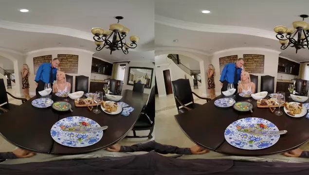 Video VR di giovane bionda con creampie nella figa rosa